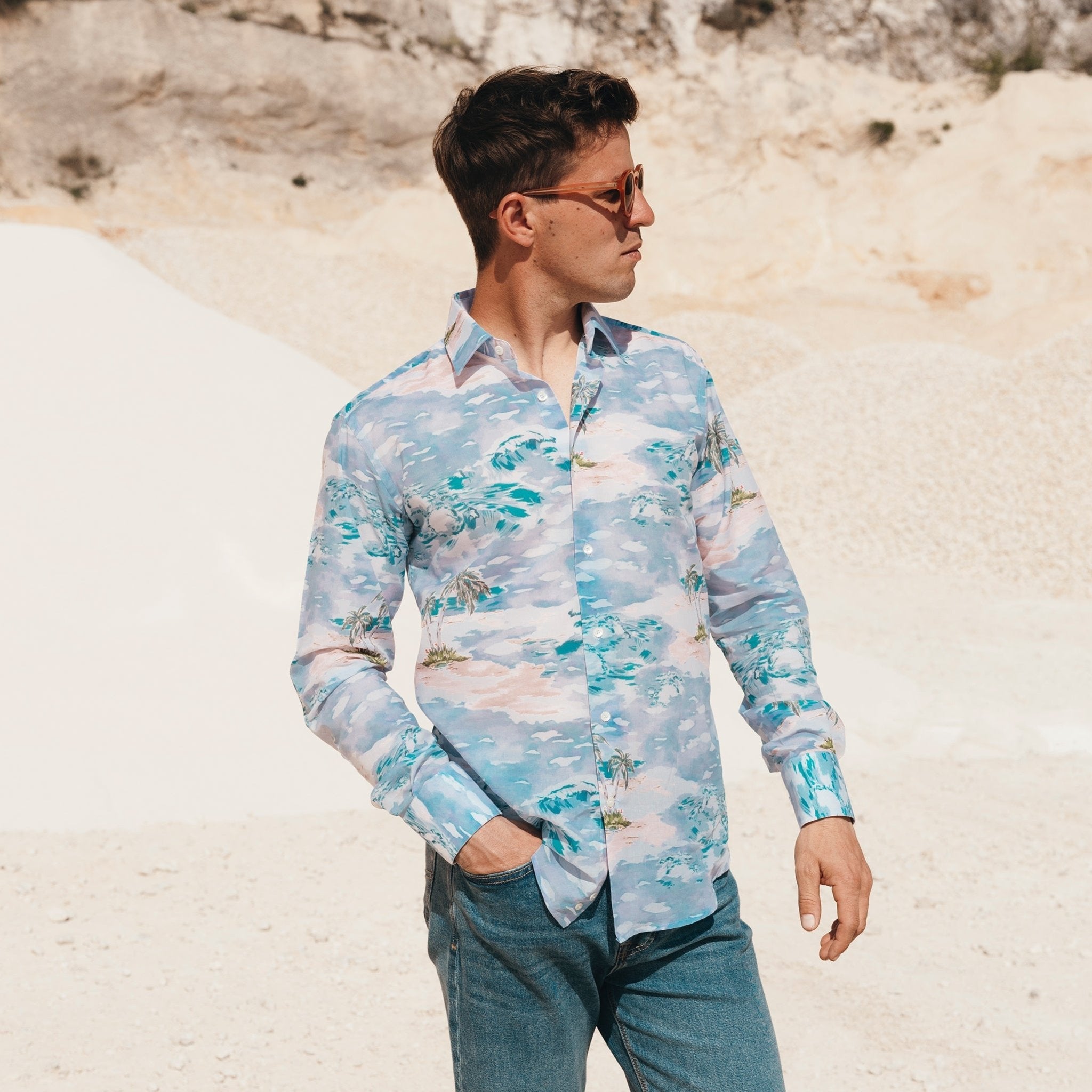 Camicia tropicale in misto lyocell e cotone indossata - Valensia