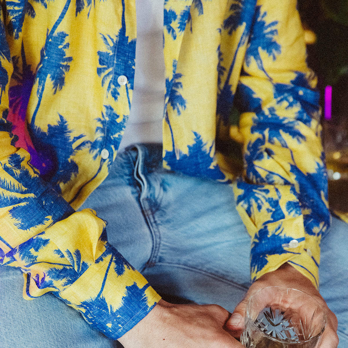 Primo piano polsi camicia 