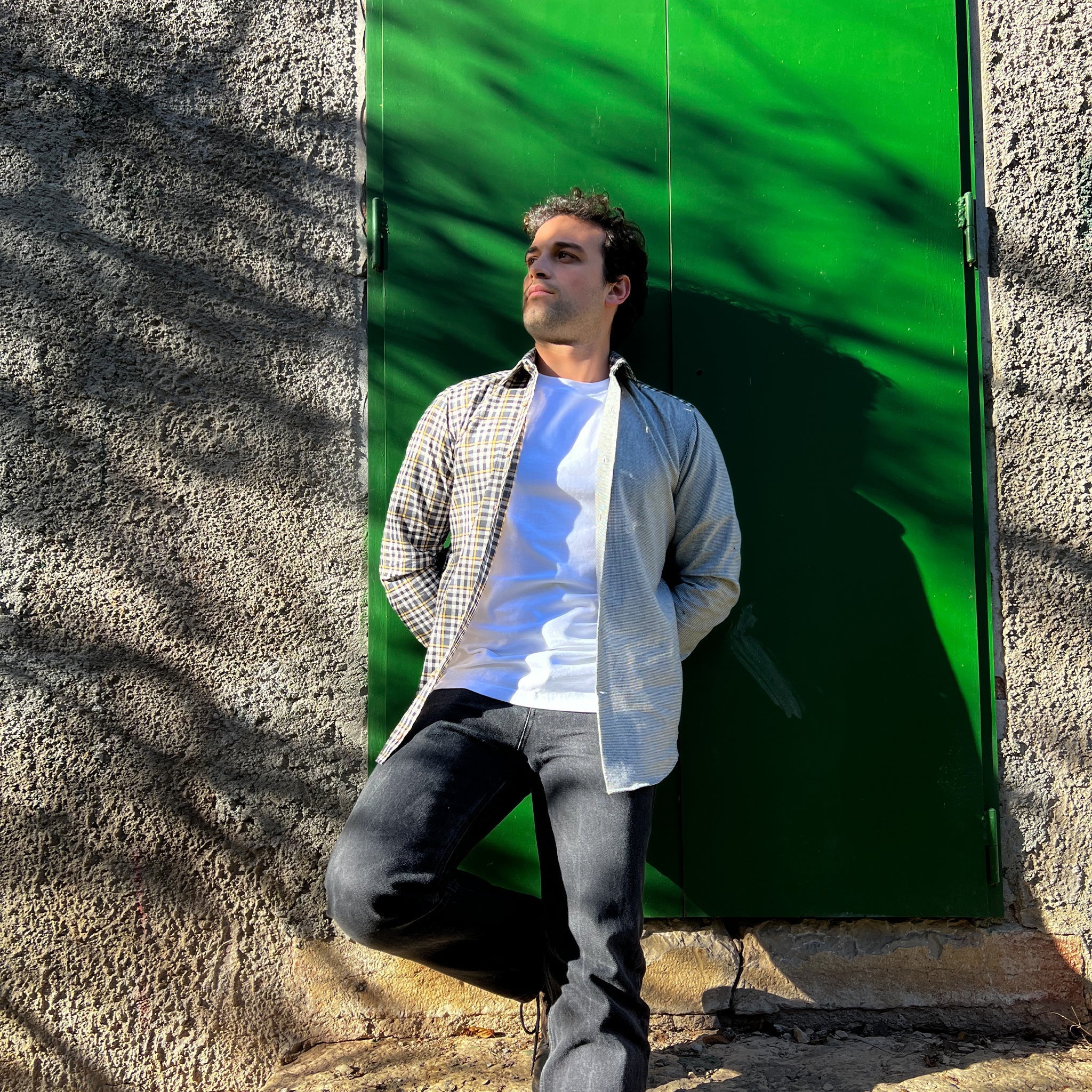 Camicia patchwork pied de poule indossata da modello - VALENSIA